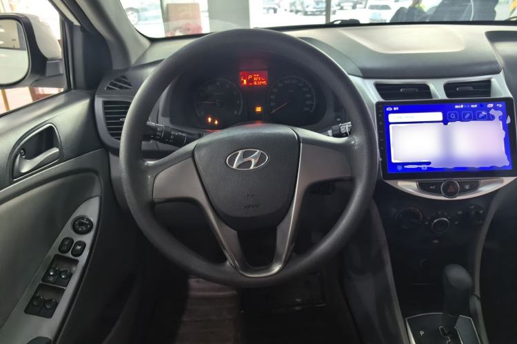 Used Hyundai Verna (older generation) 2014 1.4L Automatic Smart GLS Steering Wheel