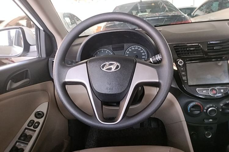 Used Hyundai Verna (older generation) 2014 1.4L Manual Smart GLS Trim Steering Wheel