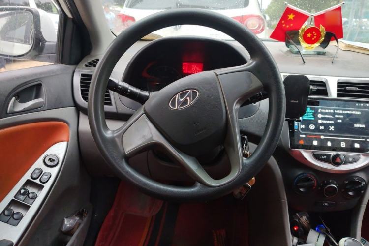 Used Hyundai Verna (older generation) 2014 1.4L Manual Smart GLS Trim Steering Wheel