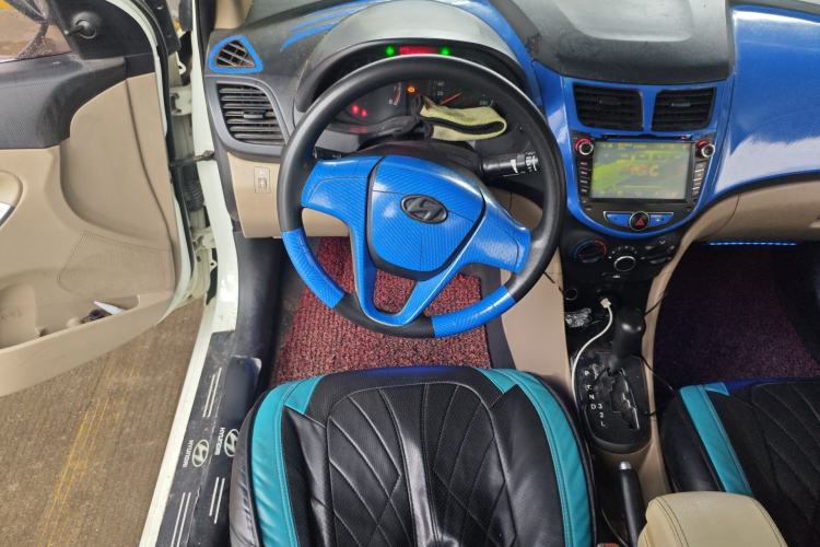 Used Hyundai Verna (older generation) 2014 1.4L Automatic Fashion GS Model Steering Wheel