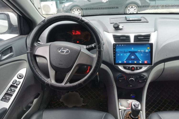 Used Hyundai Verna (older generation) 2014 1.4L Manual Smart GLS Trim Steering Wheel