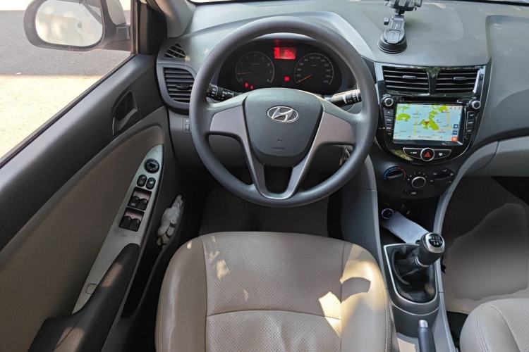 Used Hyundai Verna (older generation) 2014 1.4L Manual Smart GLS Trim Steering Wheel