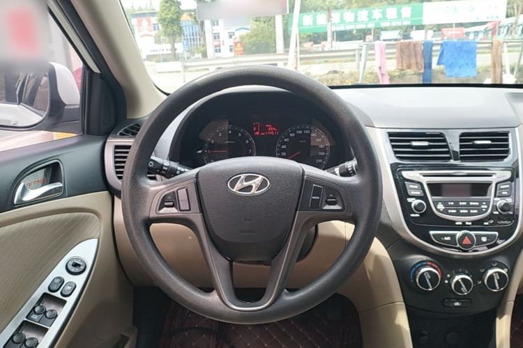Used Hyundai Verna (older generation) 2014 1.4L Manual Top-Tier Model TOP Steering Wheel