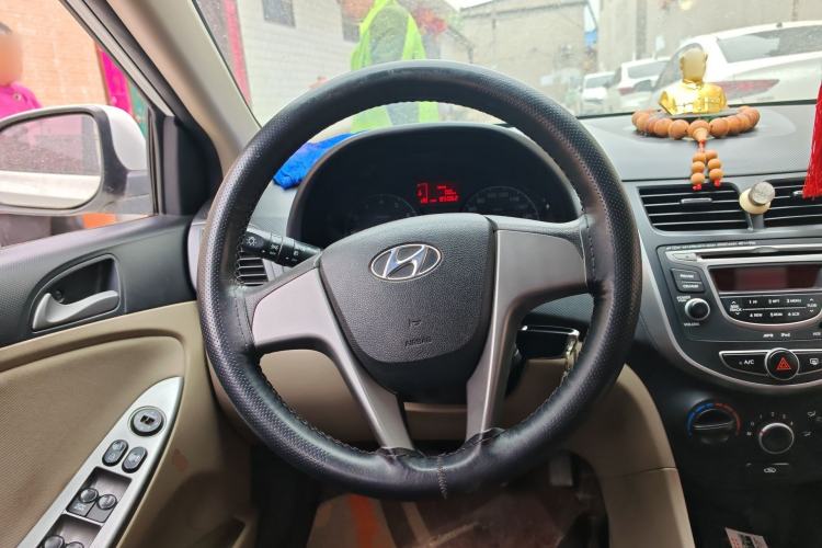 Used Hyundai Verna (older generation) 2014 1.4L Manual Smart GLS Trim Steering Wheel