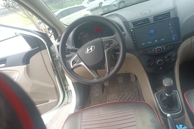 Used Hyundai Verna (older generation) 2014 1.4L Manual Smart GLS Trim Steering Wheel