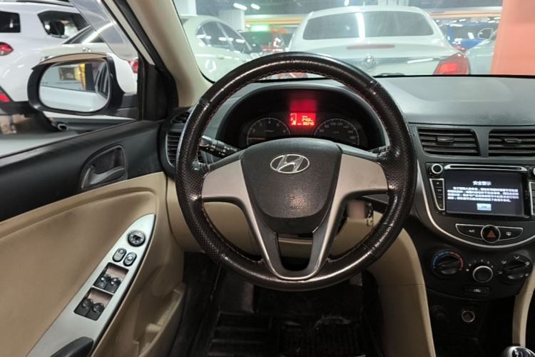 Used Hyundai Verna (older generation) 2014 1.4L Manual Smart GLS Trim Steering Wheel