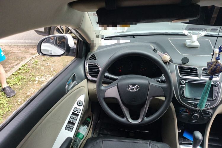 Used Hyundai Verna (older generation) 2014 1.4L Automatic Smart GLS Steering Wheel