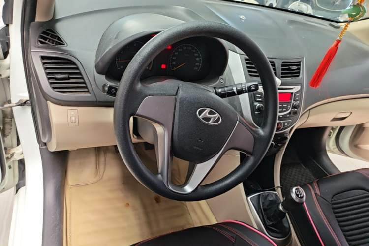 Used Hyundai Verna (older generation) 2014 1.4L Manual Smart GLS Trim Steering Wheel