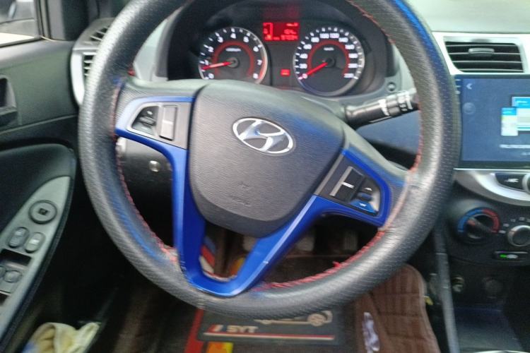 Used Hyundai Verna (older generation) 2014 1.4L Manual Smart GLS Trim Steering Wheel