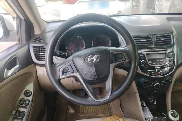 Used Hyundai Verna (older generation) 2014 1.4L Manual Top-Tier Model TOP Steering Wheel