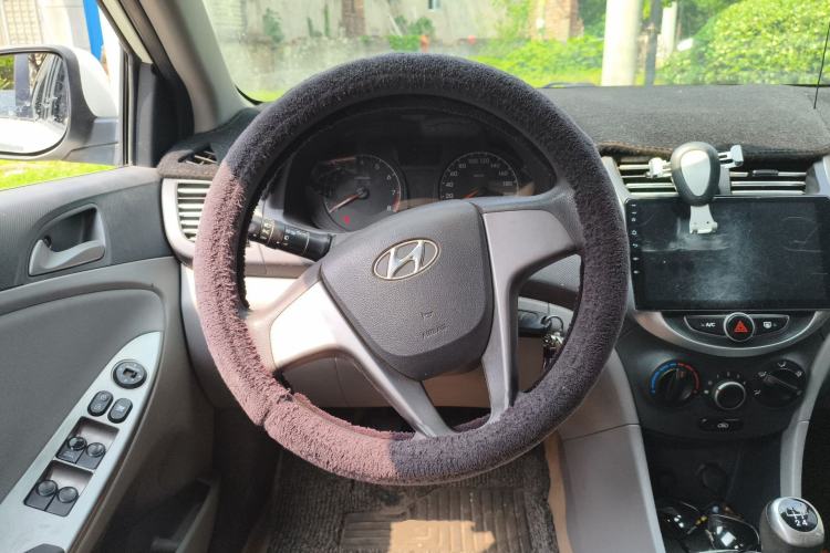 Used Hyundai Verna (older generation) 2014 1.4L Manual Smart GLS Trim Steering Wheel