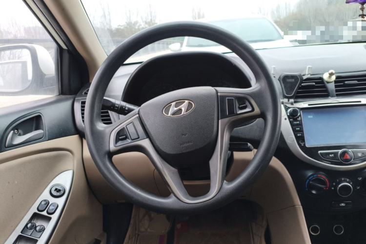 Used Hyundai Verna (older generation) 2014 1.4L Manual Smart GLS Trim Steering Wheel