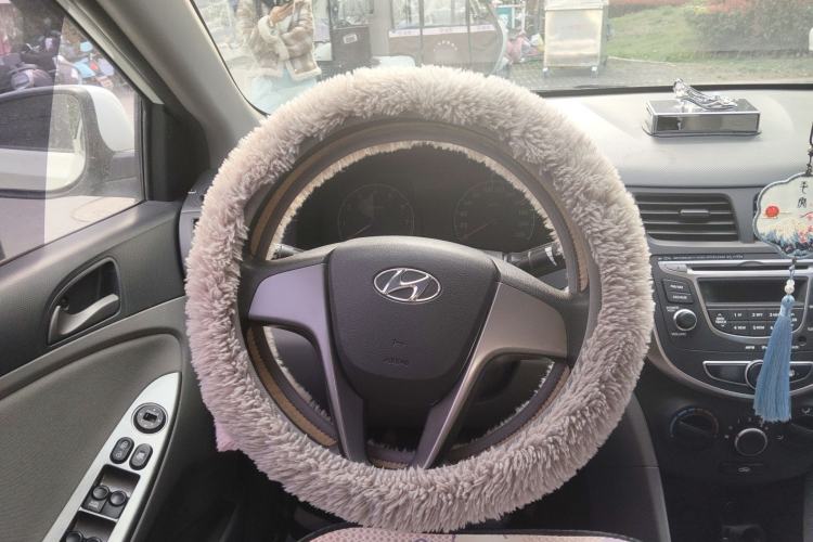 Used Hyundai Verna (older generation) 2014 1.4L Manual Smart GLS Trim Steering Wheel