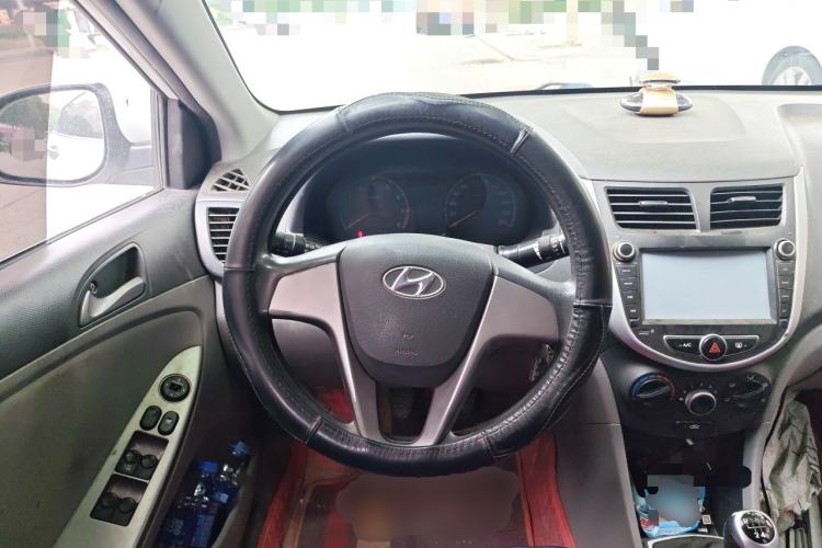 Used Hyundai Verna (older generation) 2014 1.4L Manual Smart GLS Trim Steering Wheel