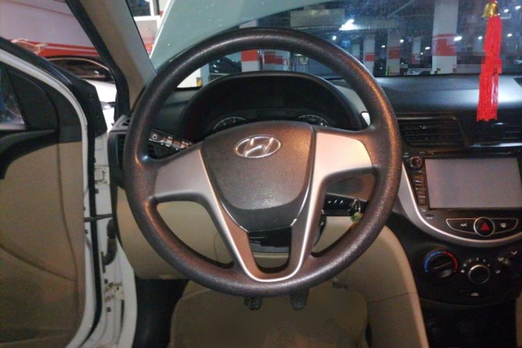 Used Hyundai Verna (older generation) 2014 1.4L Manual Smart GLS Trim Steering Wheel