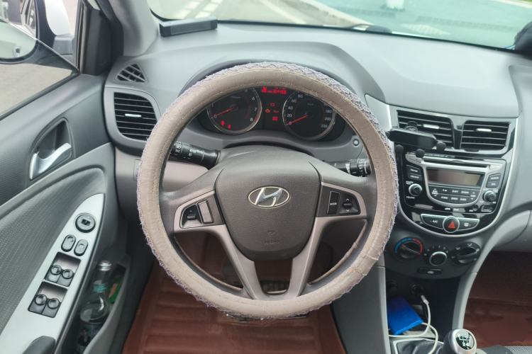 Used Hyundai Verna (older generation) 2014 1.4L Manual Top-Tier Model TOP Steering Wheel