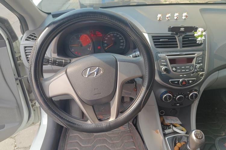 Used Hyundai Verna (older generation) 2014 1.4L Manual Smart GLS Trim Steering Wheel