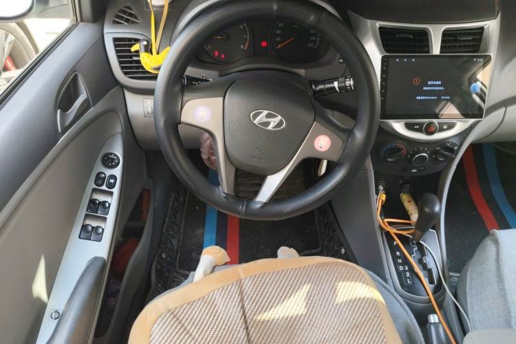 Used Hyundai Verna (older generation) 2014 1.4L Automatic Smart GLS Steering Wheel