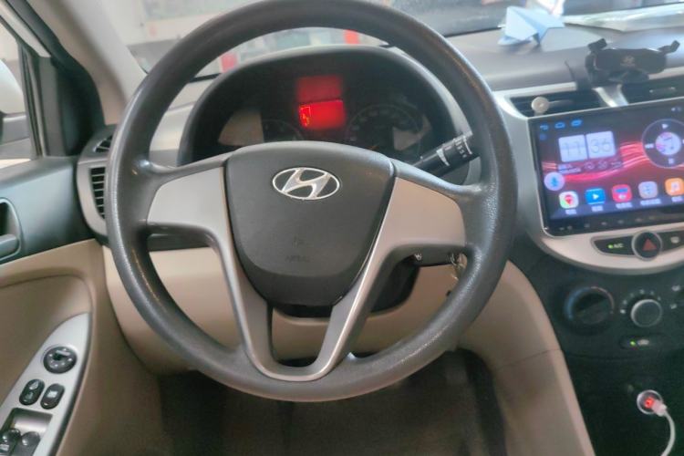 Used Hyundai Verna (older generation) 2014 1.4L Manual Smart GLS Trim Steering Wheel