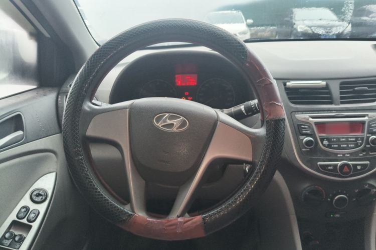 Used Hyundai Verna (older generation) 2014 1.4L Manual Smart GLS Trim Steering Wheel