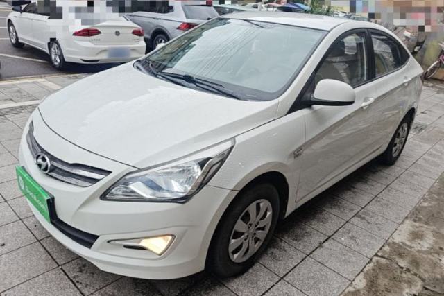 Used Hyundai Verna (older generation) 2014 1.4L Manual Smart GLS Trim
