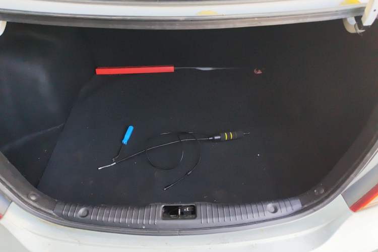 Used Hyundai Verna (older generation) 2014 1.4L Manual Top-Tier Model TOP Trunk