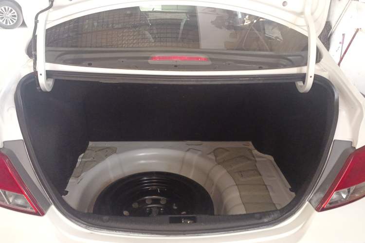 Used Hyundai Verna (older generation) 2014 1.4L Manual Smart GLS Trim Trunk