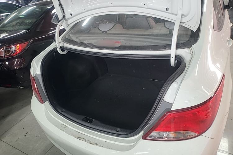 Used Hyundai Verna (older generation) 2014 1.4L Automatic Smart GLS Trunk