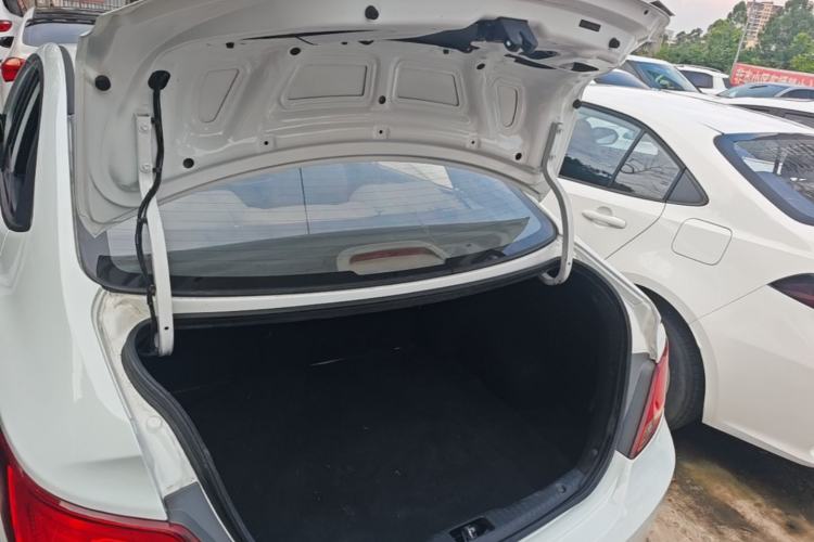 Used Hyundai Verna (older generation) 2014 1.4L Manual Smart GLS Trim Trunk