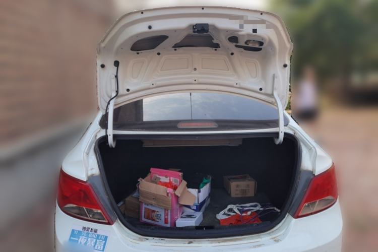 Used Hyundai Verna (older generation) 2014 1.4L Automatic Fashion GS Model Trunk