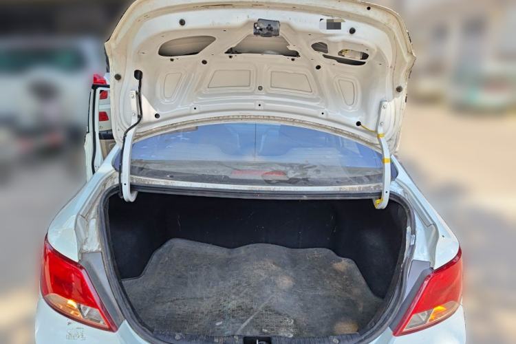 Used Hyundai Verna (older generation) 2014 1.4L Manual Fashion GS Model Trunk