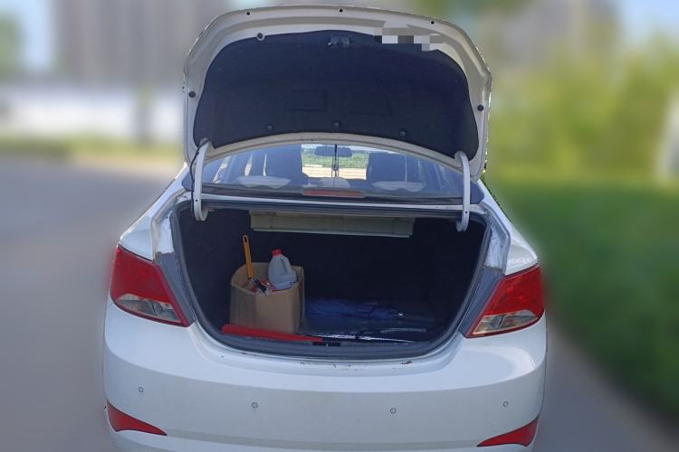 Used Hyundai Verna (older generation) 2014 1.4L Manual Smart GLS Trim Trunk