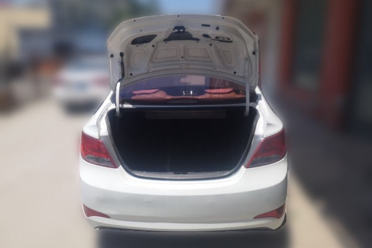 Used Hyundai Verna (older generation) 2014 1.4L Manual Smart GLS Trim Trunk