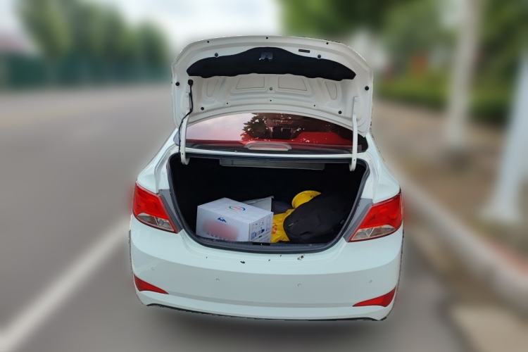 Used Hyundai Verna (older generation) 2014 1.4L Manual Smart GLS Trim Trunk