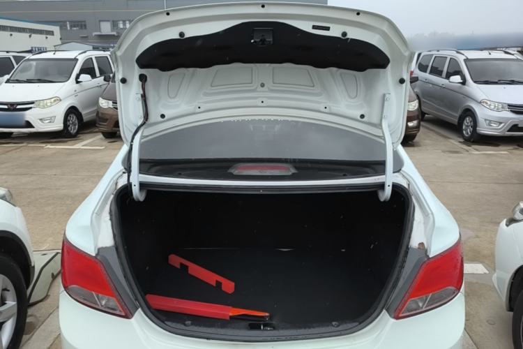 Used Hyundai Verna (older generation) 2014 1.4L Automatic Smart GLS Trunk