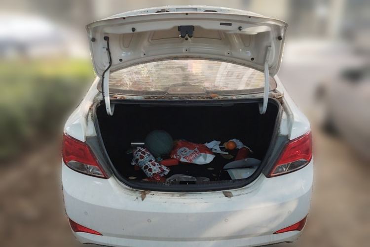 Used Hyundai Verna (older generation) 2014 1.4L Automatic Smart GLS Trunk