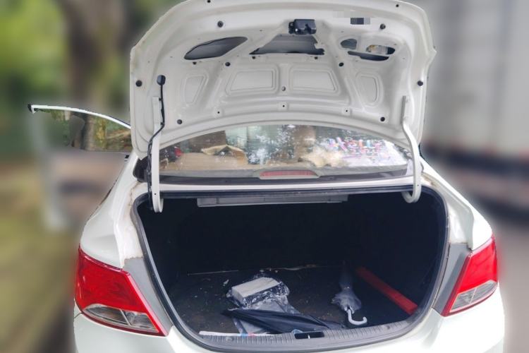 Used Hyundai Verna (older generation) 2014 1.4L Automatic Smart GLS Trunk