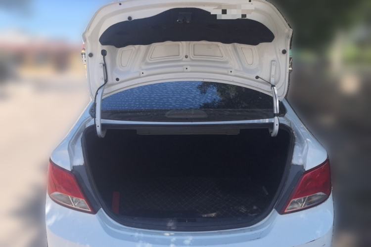 Used Hyundai Verna (older generation) 2014 1.4L Automatic Smart GLS Trunk