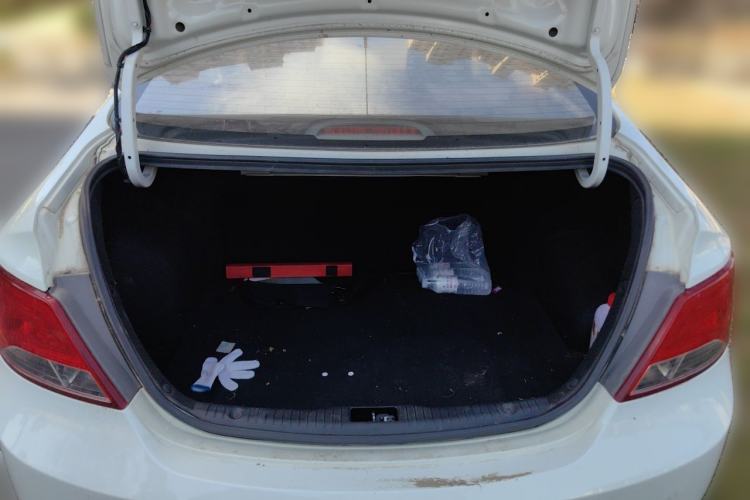 Used Hyundai Verna (older generation) 2014 1.4L Manual Smart GLS Trim Trunk