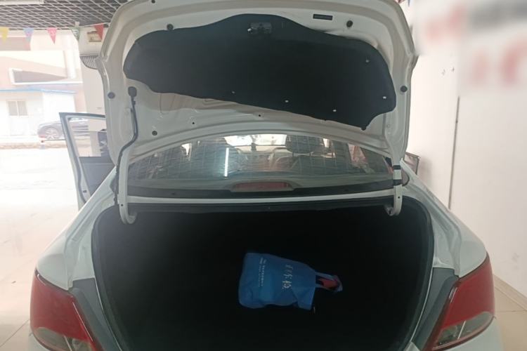 Used Hyundai Verna (older generation) 2014 1.4L Automatic Smart GLS Trunk