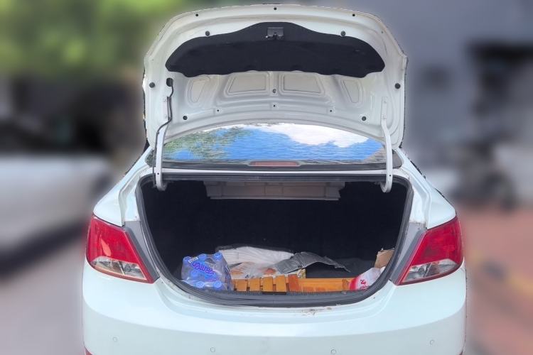Used Hyundai Verna (older generation) 2014 1.4L Automatic Smart GLS Trunk