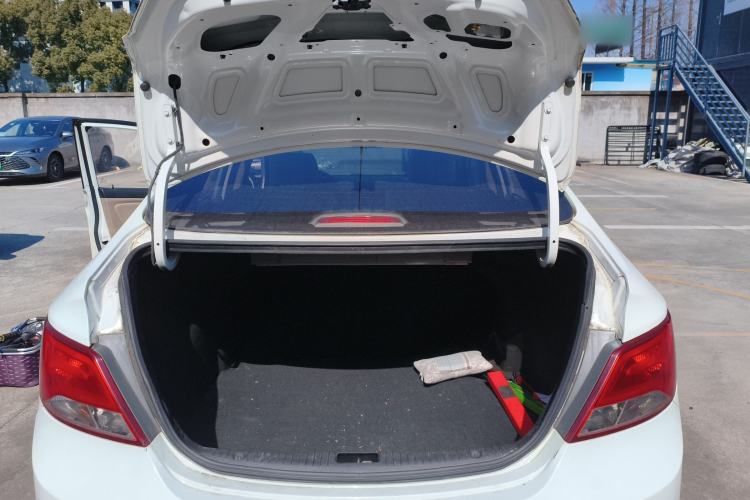 Used Hyundai Verna (older generation) 2014 1.4L Manual Smart GLS Trim Trunk
