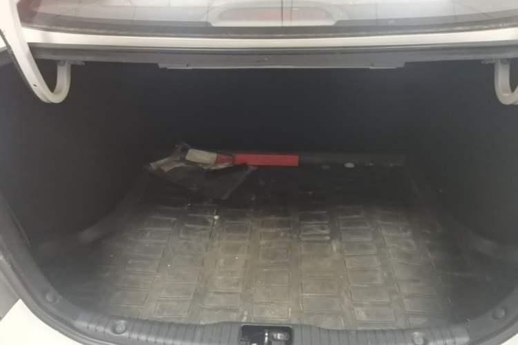 Used Hyundai Verna (older generation) 2014 1.4L Manual Smart GLS Trim Trunk