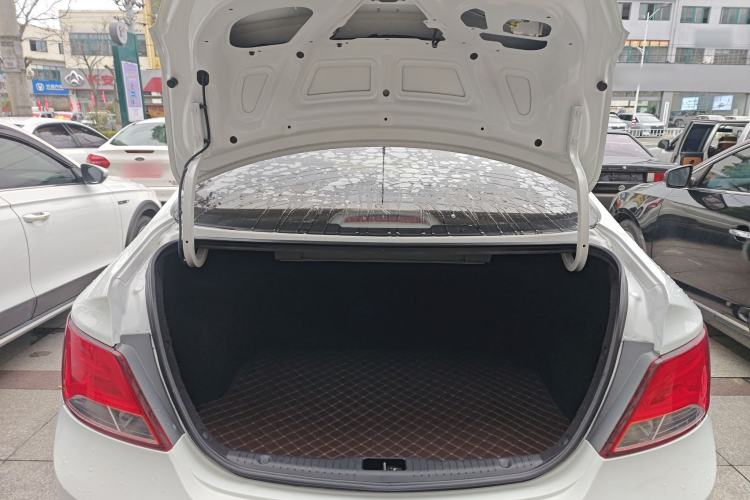 Used Hyundai Verna (older generation) 2014 1.4L Automatic Smart GLS Trunk