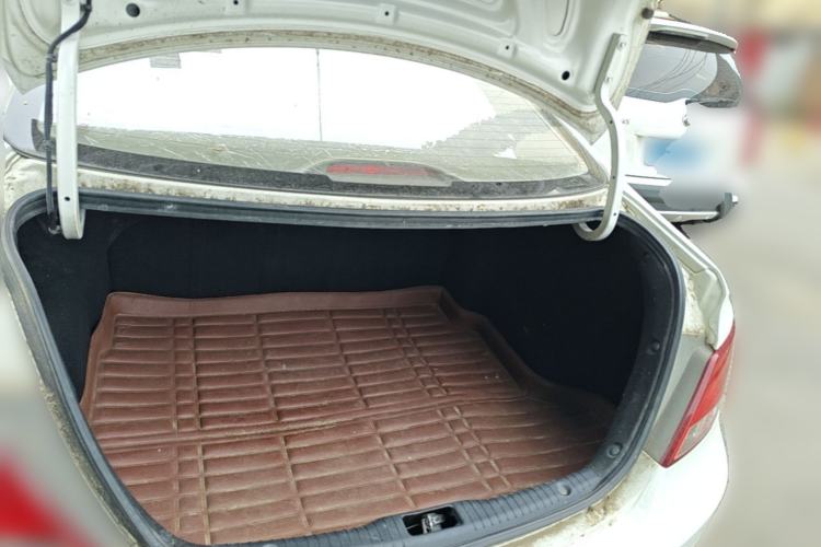 Used Hyundai Verna (older generation) 2014 1.4L Manual Smart GLS Trim Trunk