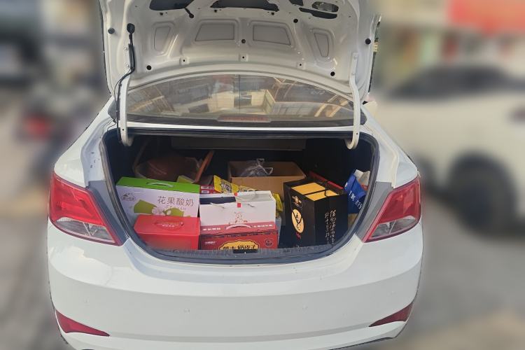 Used Hyundai Verna (older generation) 2014 1.4L Automatic Smart GLS Trunk