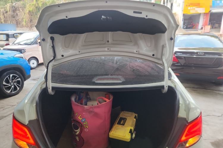 Used Hyundai Verna (older generation) 2014 1.4L Manual Top-Tier Model TOP Trunk