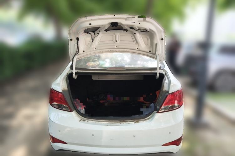 Used Hyundai Verna (older generation) 2014 1.4L Manual Smart GLS Trim Trunk