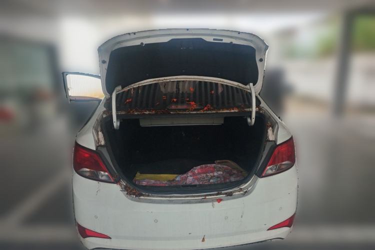 Used Hyundai Verna (older generation) 2014 1.4L Automatic Smart GLS Trunk