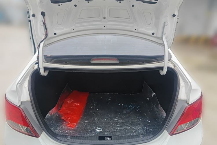 Used Hyundai Verna (older generation) 2014 1.4L Manual Smart GLS Trim Trunk